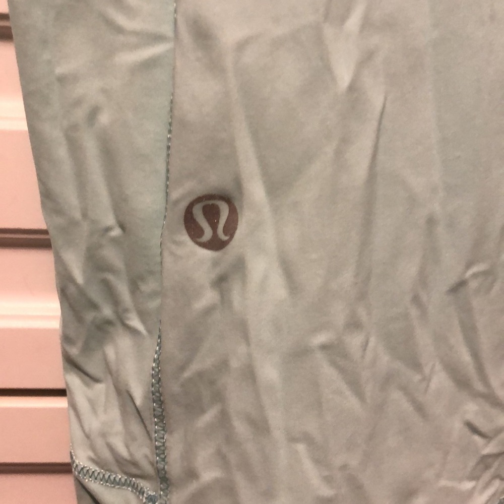 Lululemon lightweight jacket, size 4 - Picture 3 of 3